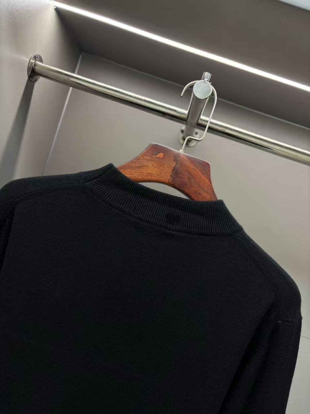 Burberry Unisex Sweatshirt Size L-4XL