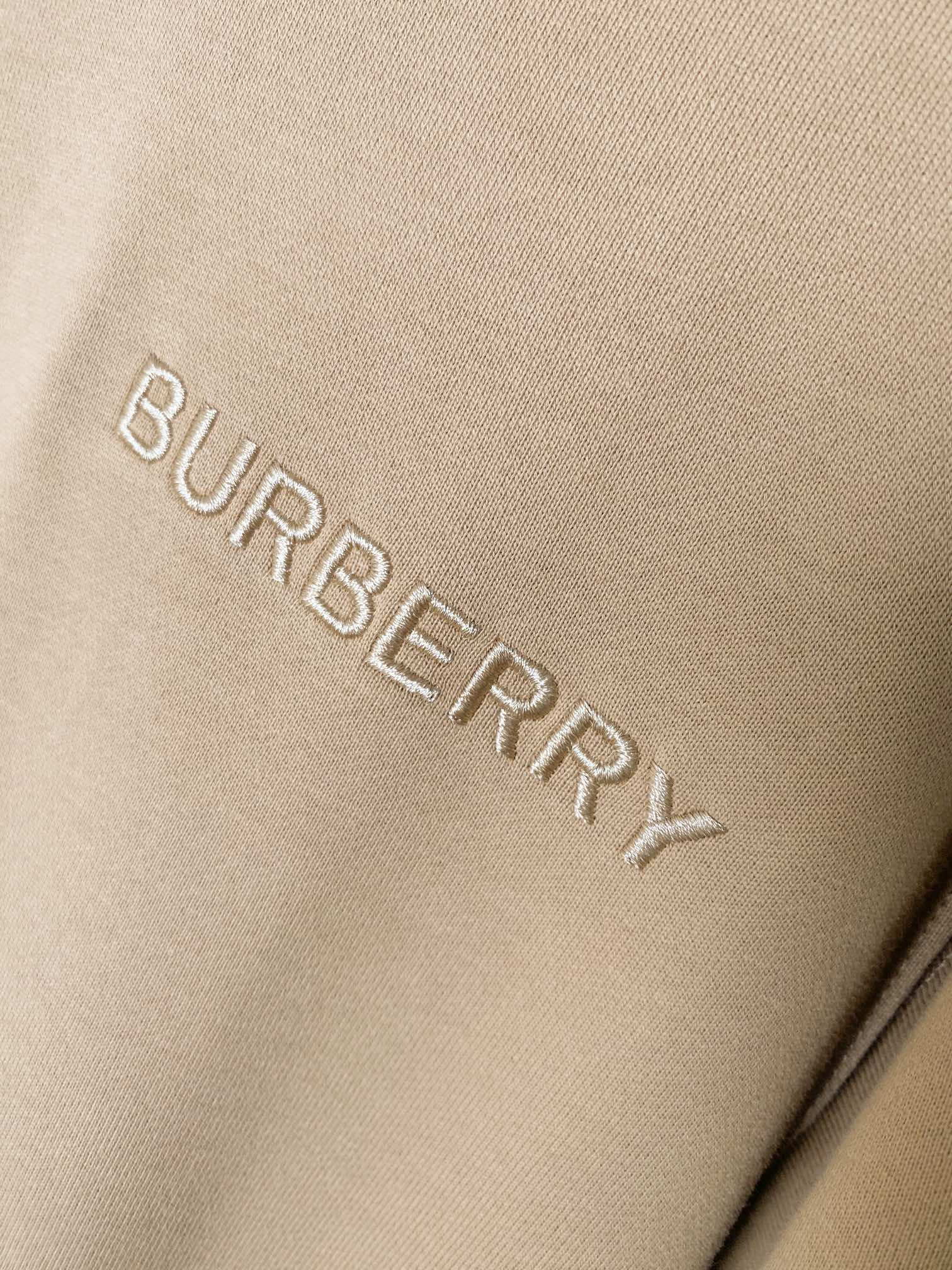 Burberry Unisex Sweatshirt Size S-XXL