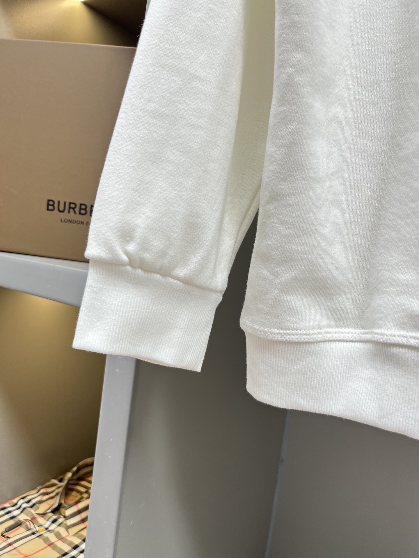 Burberry Unisex Sweatshirt Size S-XXL