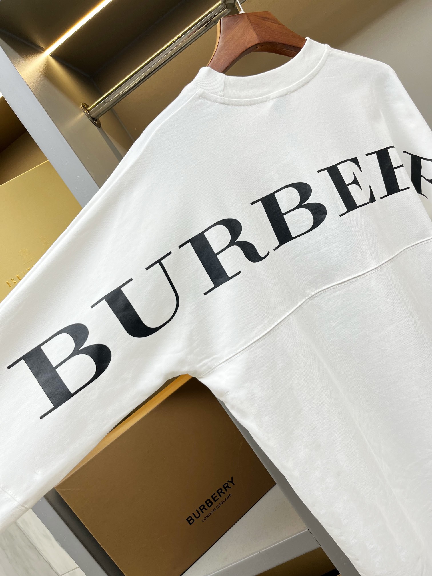 Burberry Unisex Sweatshirt Size S-XXL