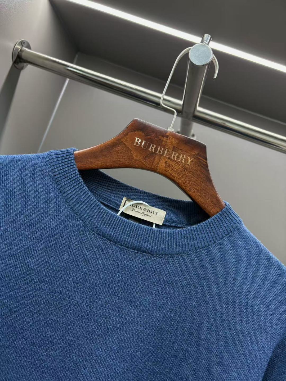 Burberry Unisex Sweatshirt Size L-4XL