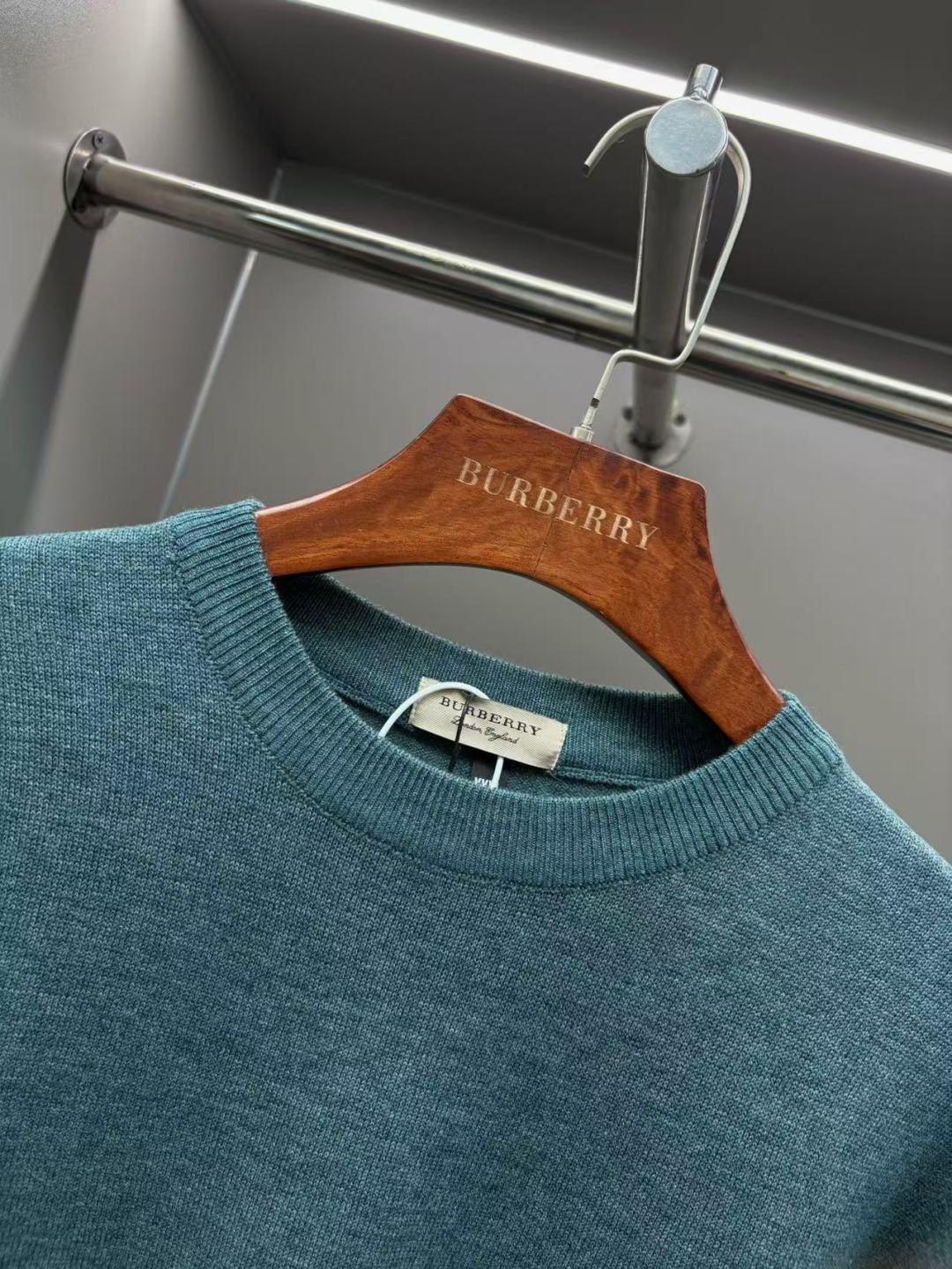 Burberry Unisex Sweatshirt Size L-4XL
