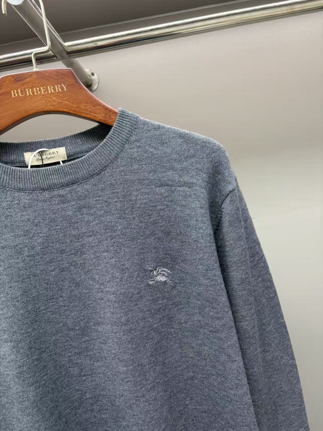 Burberry Unisex Sweatshirt Size L-4XL