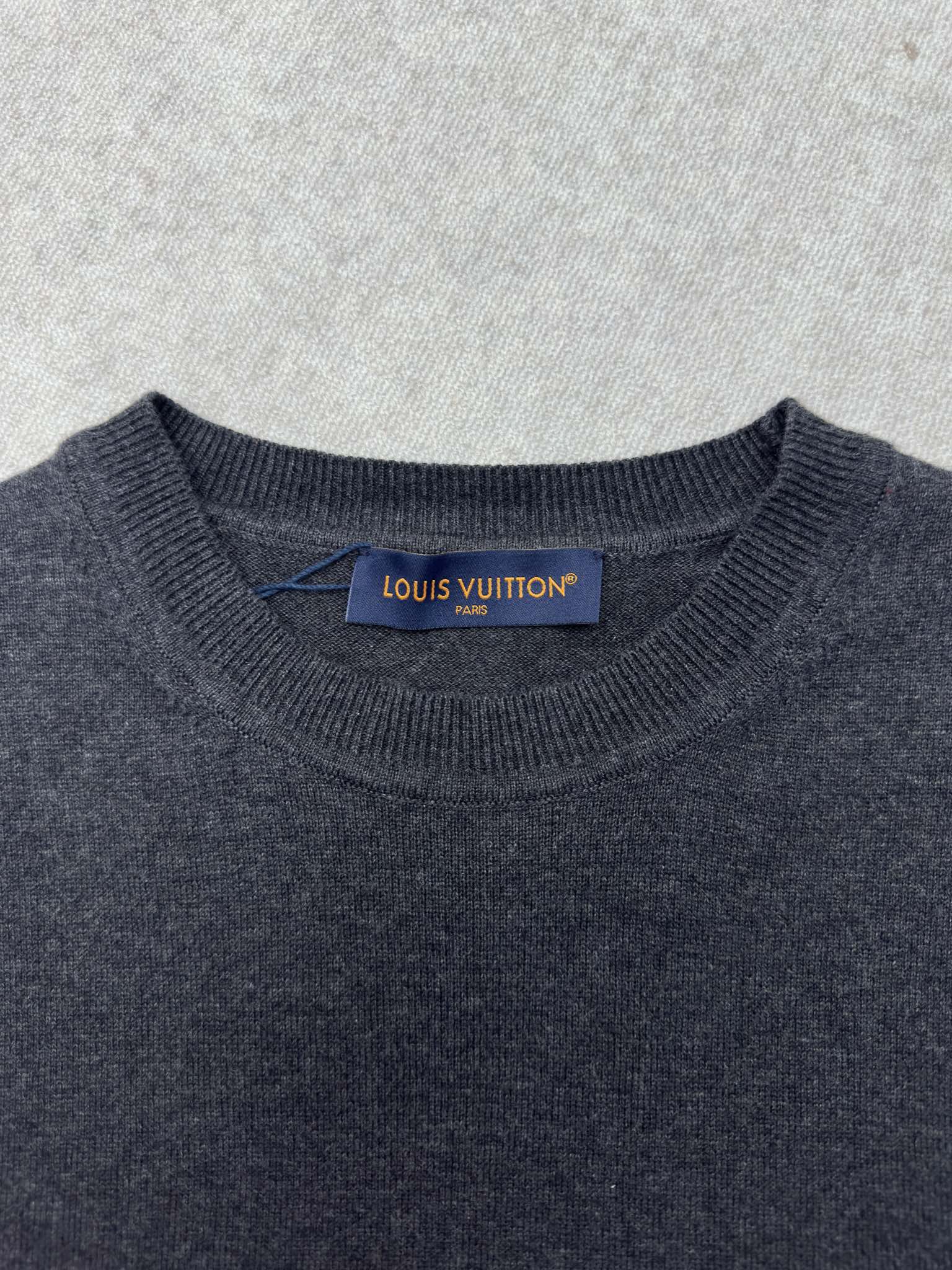 Louis Vuitton Unisex Sweatshirt Size S-XL