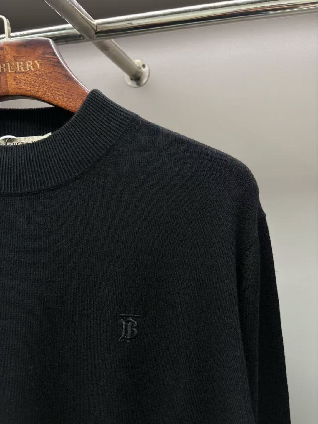 Burberry Unisex Sweatshirt Size L-4XL