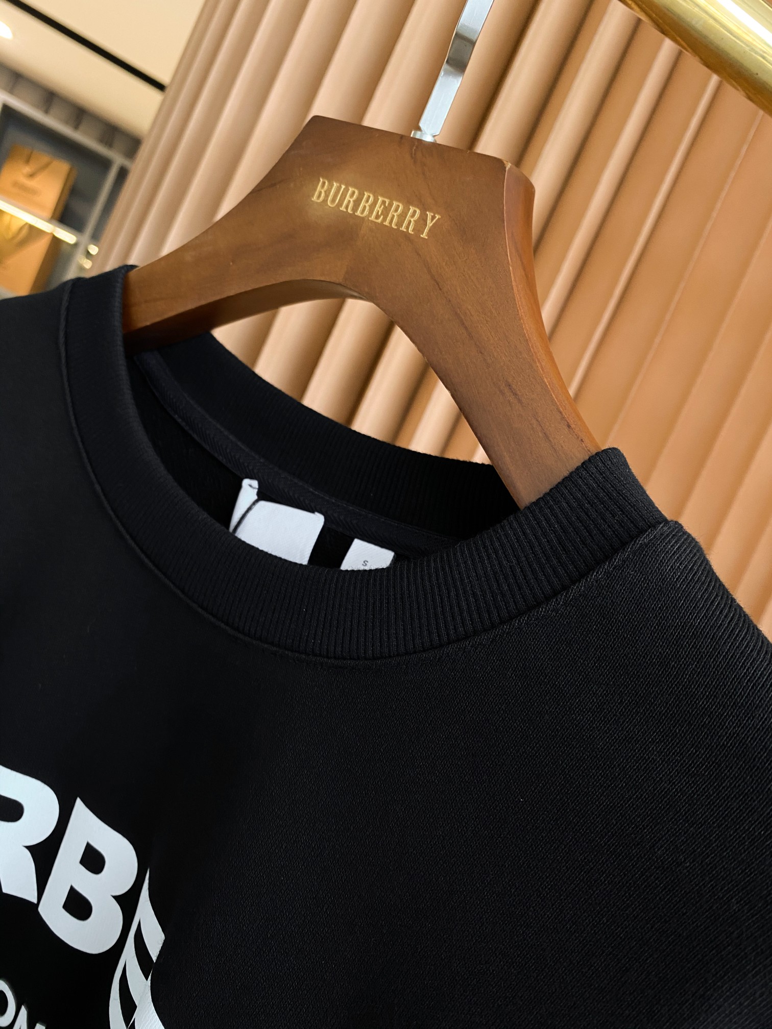 Burberry Unisex Sweatshirt Size S-XXL