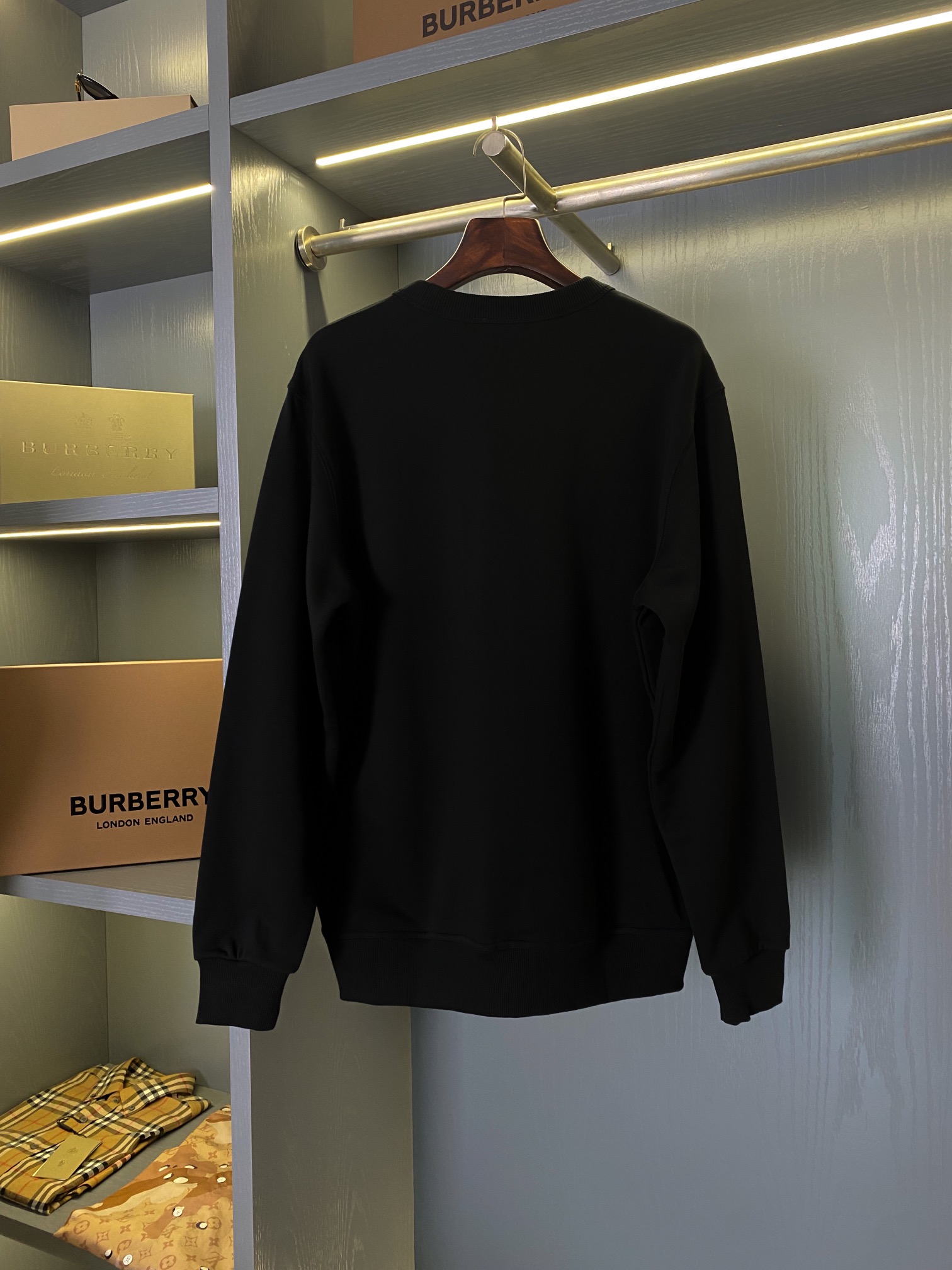Burberry Unisex Sweatshirt Size S-XXL