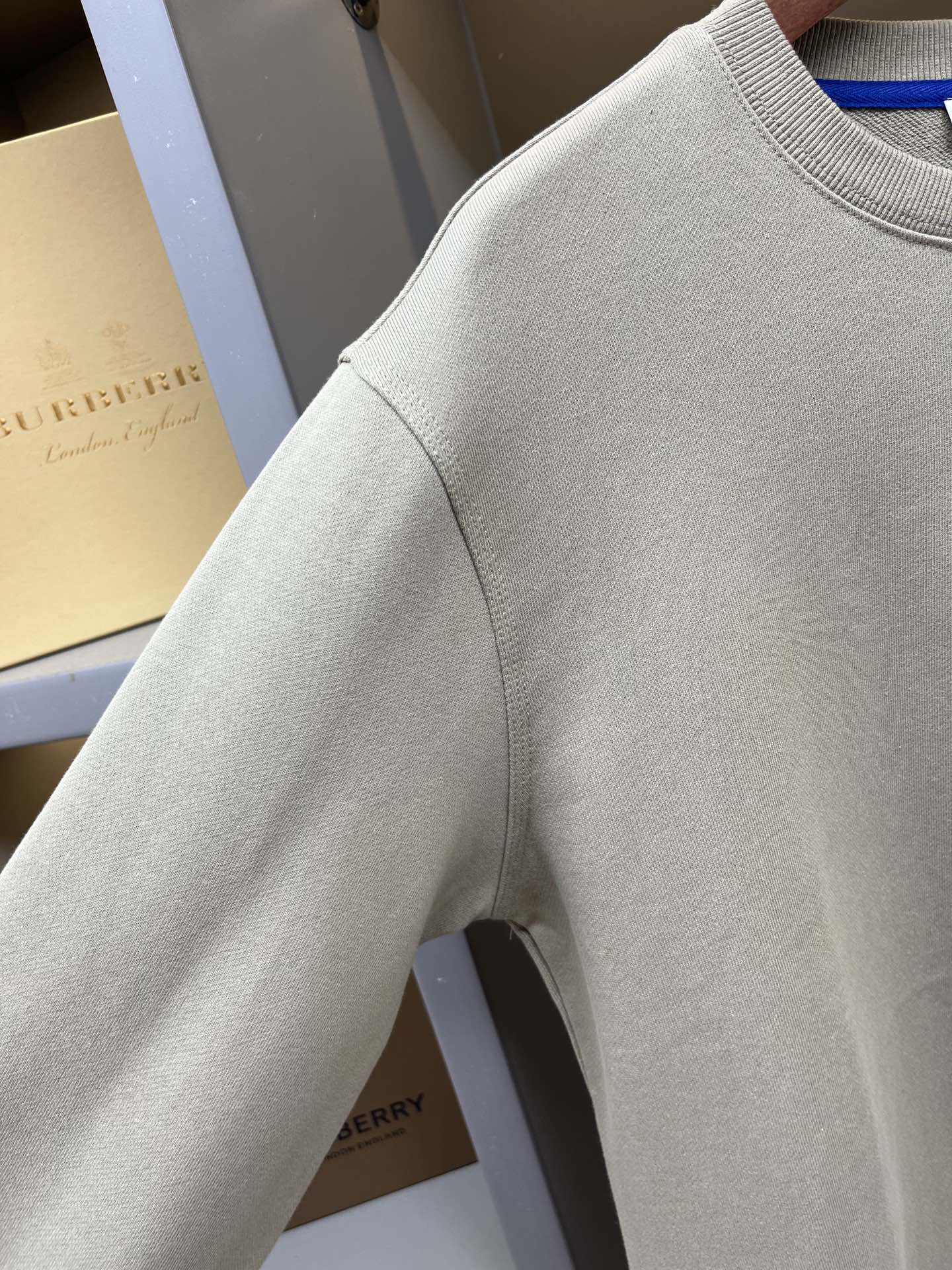 Burberry Unisex Sweatshirt Size S-XXL
