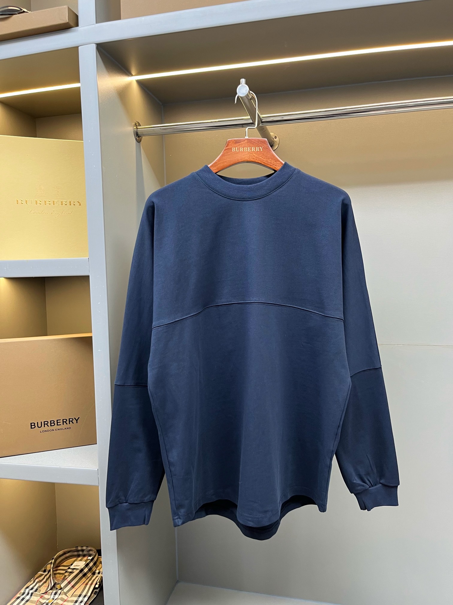 Burberry Unisex Sweatshirt Size S-XXL