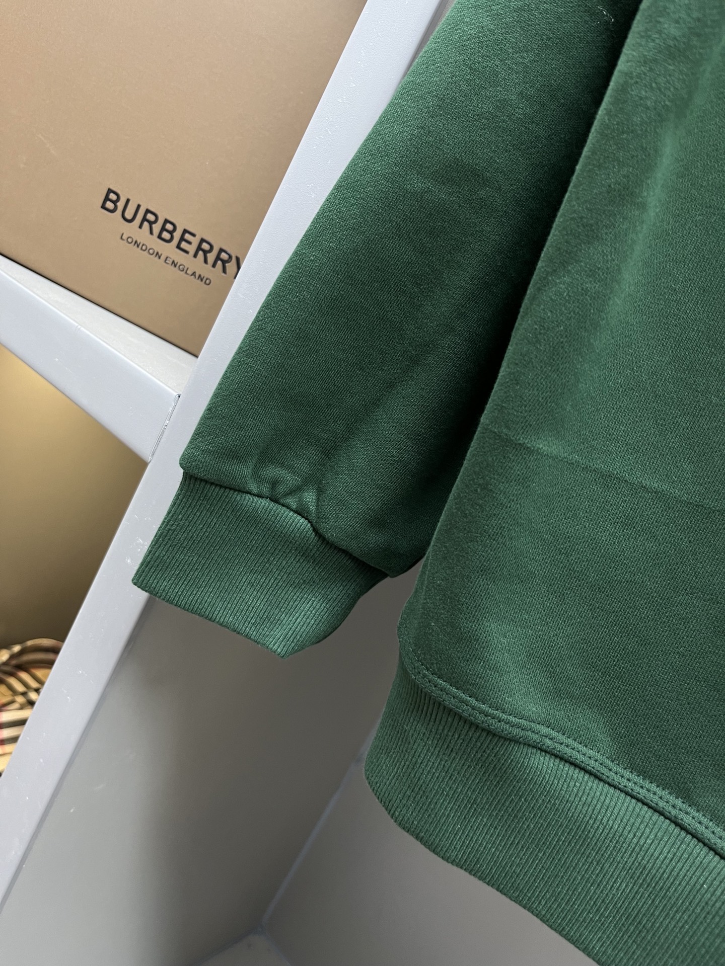 Burberry Unisex Sweatshirt Size S-XXL