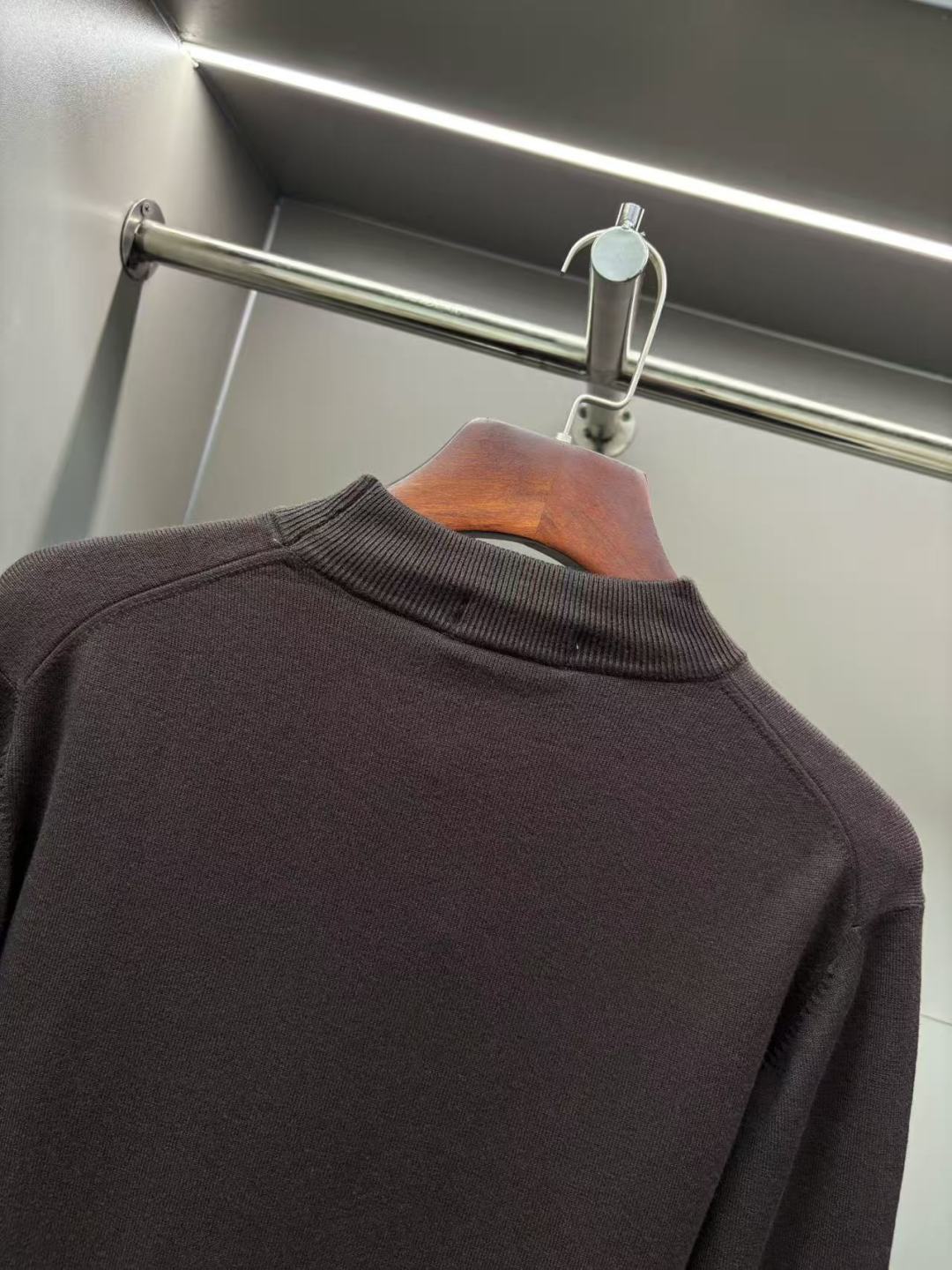 Burberry Unisex Sweatshirt Size L-4XL