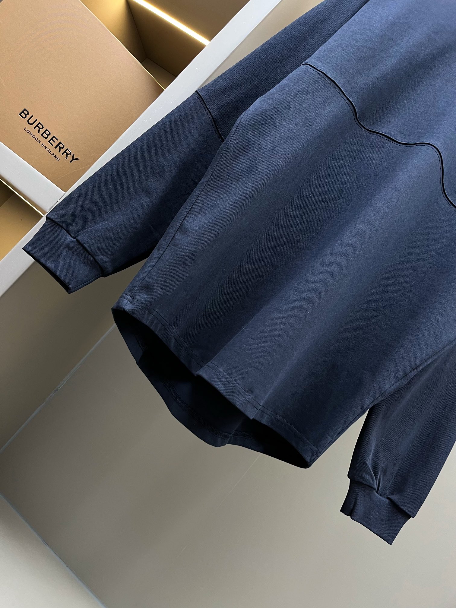 Burberry Unisex Sweatshirt Size S-XXL