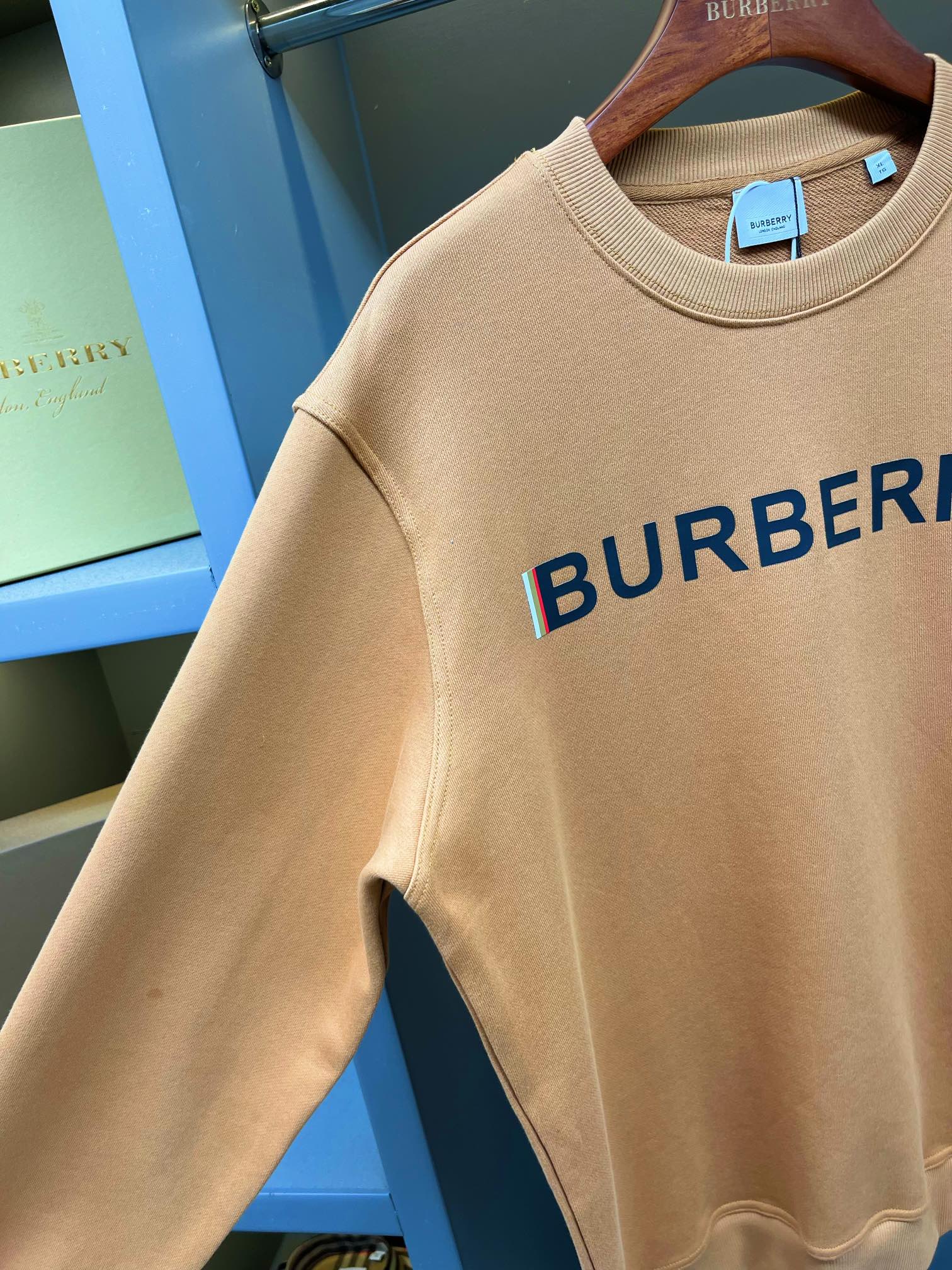 Burberry Unisex Sweatshirt Size S-XXL