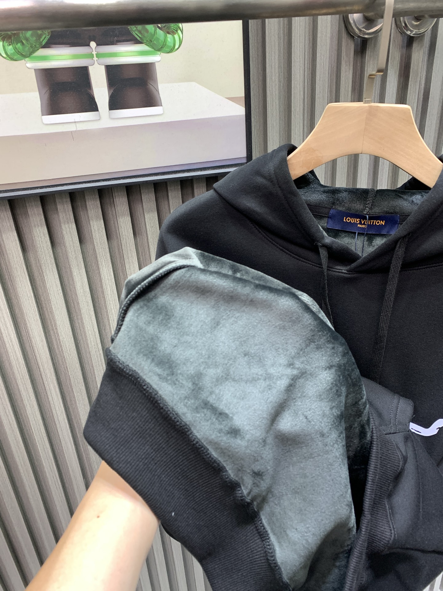 Louis Vuitton Unisex Sweatshirt Size S-XL