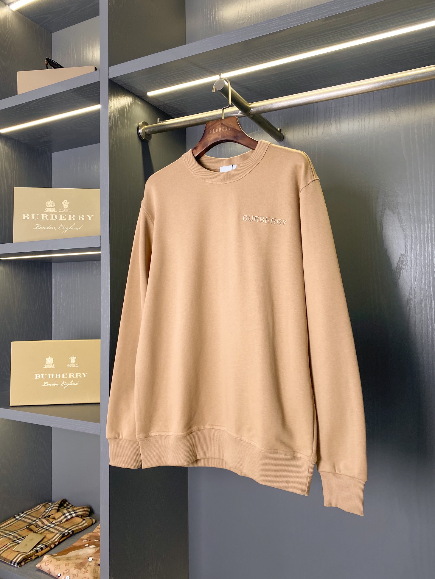 Burberry Unisex Sweatshirt Size S-XXL