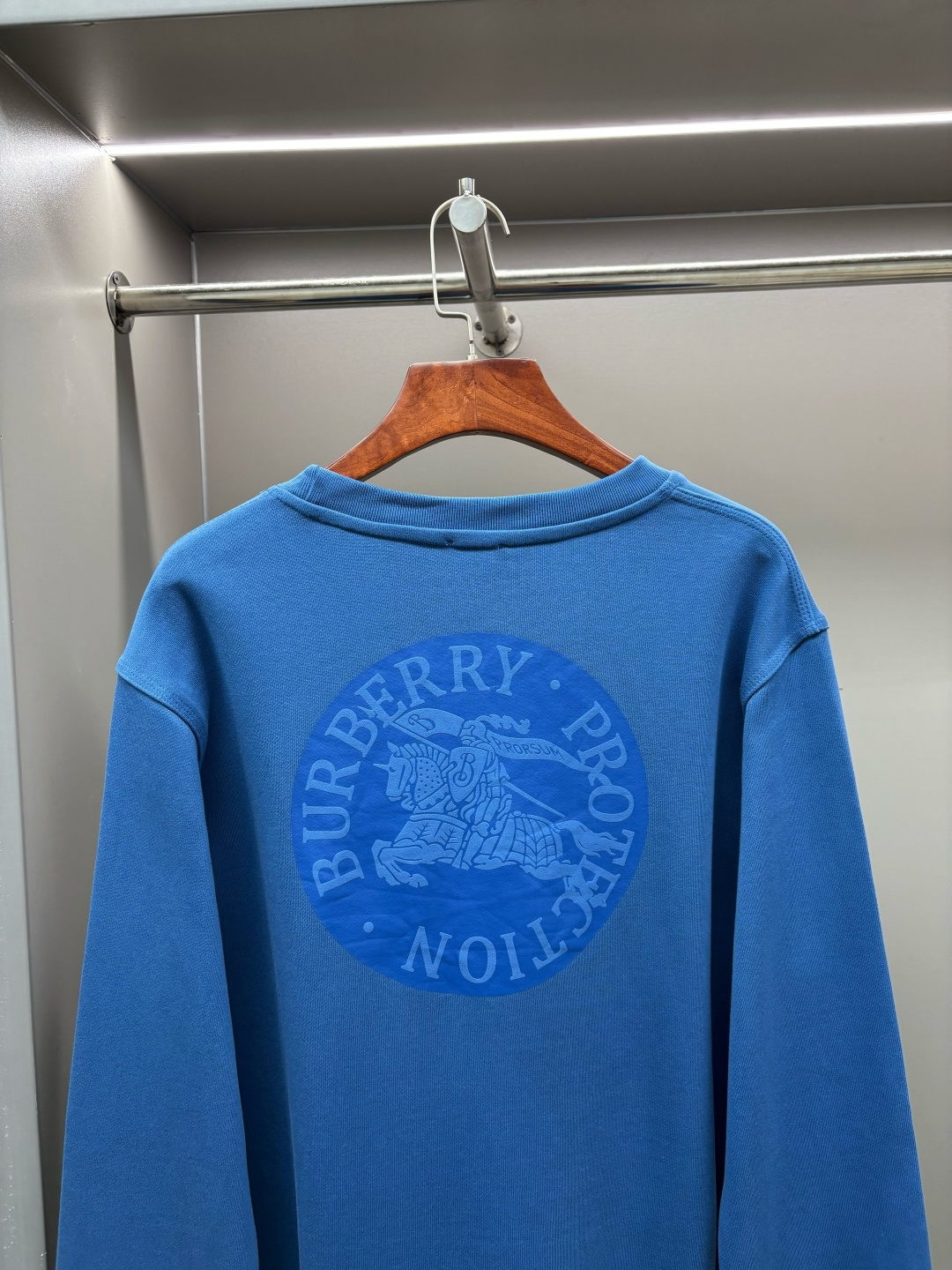 Burberry Unisex Sweatshirt Size S-XXL