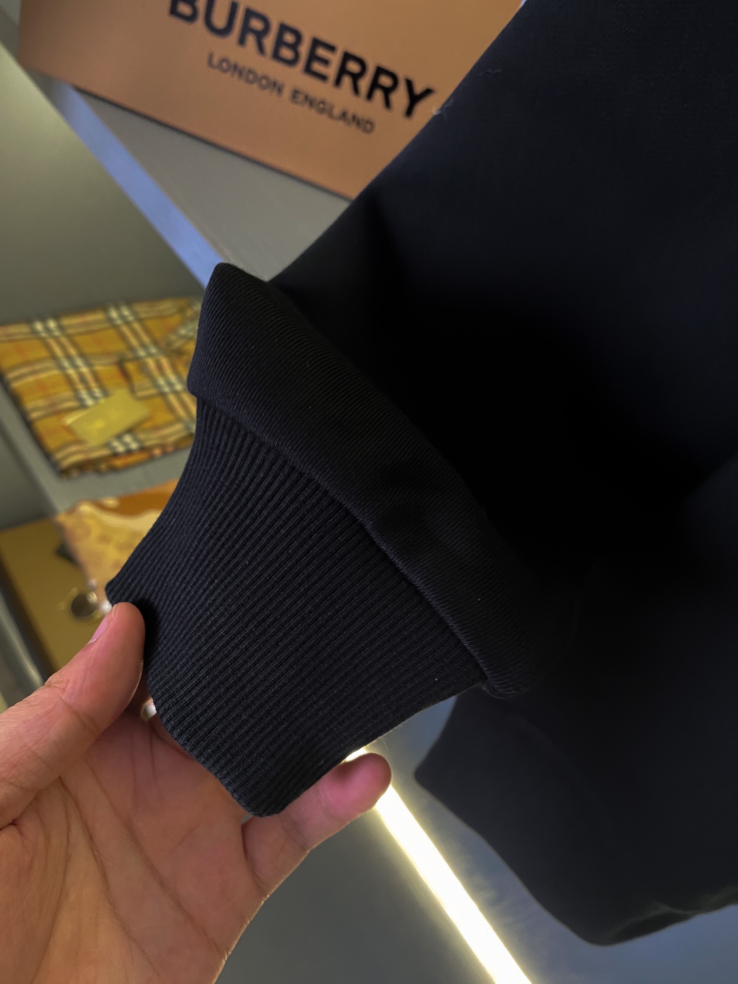 Burberry Unisex Sweatshirt Size S-XXL