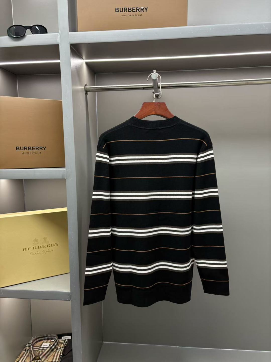 Burberry Unisex Sweatshirt Size L-4XL