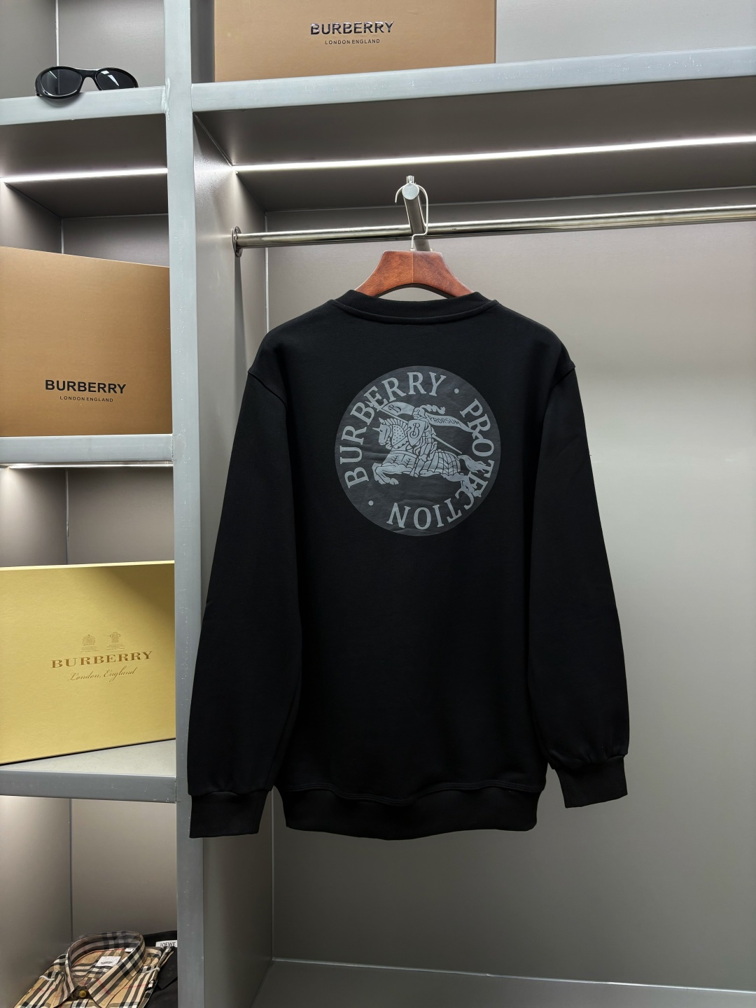 Burberry Unisex Sweatshirt Size S-XXL