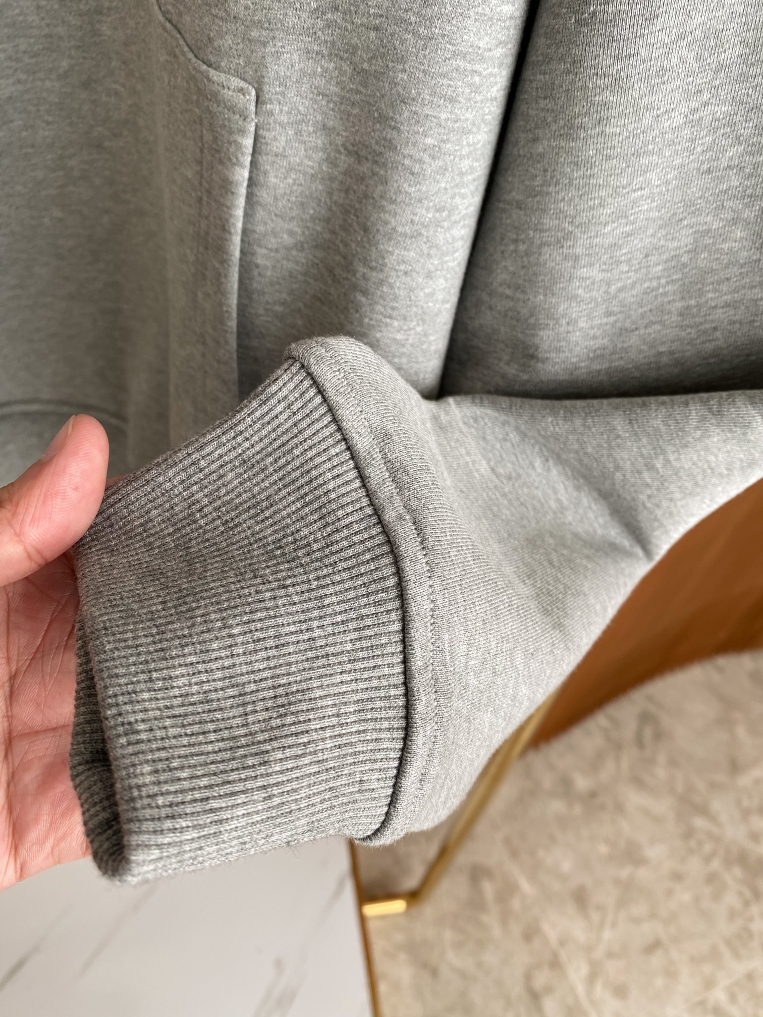 Burberry Unisex Sweatshirt Size S-XXL