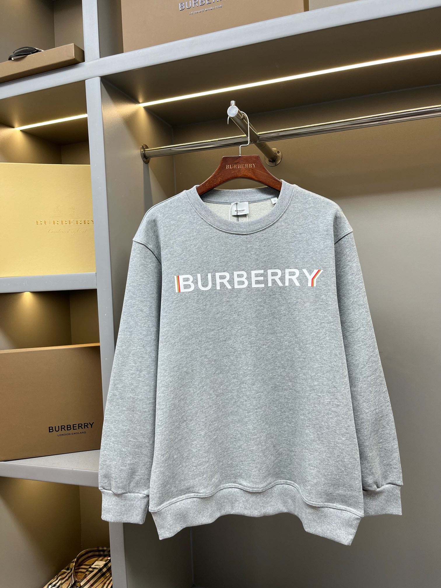Burberry Unisex Sweatshirt Size S-XXL