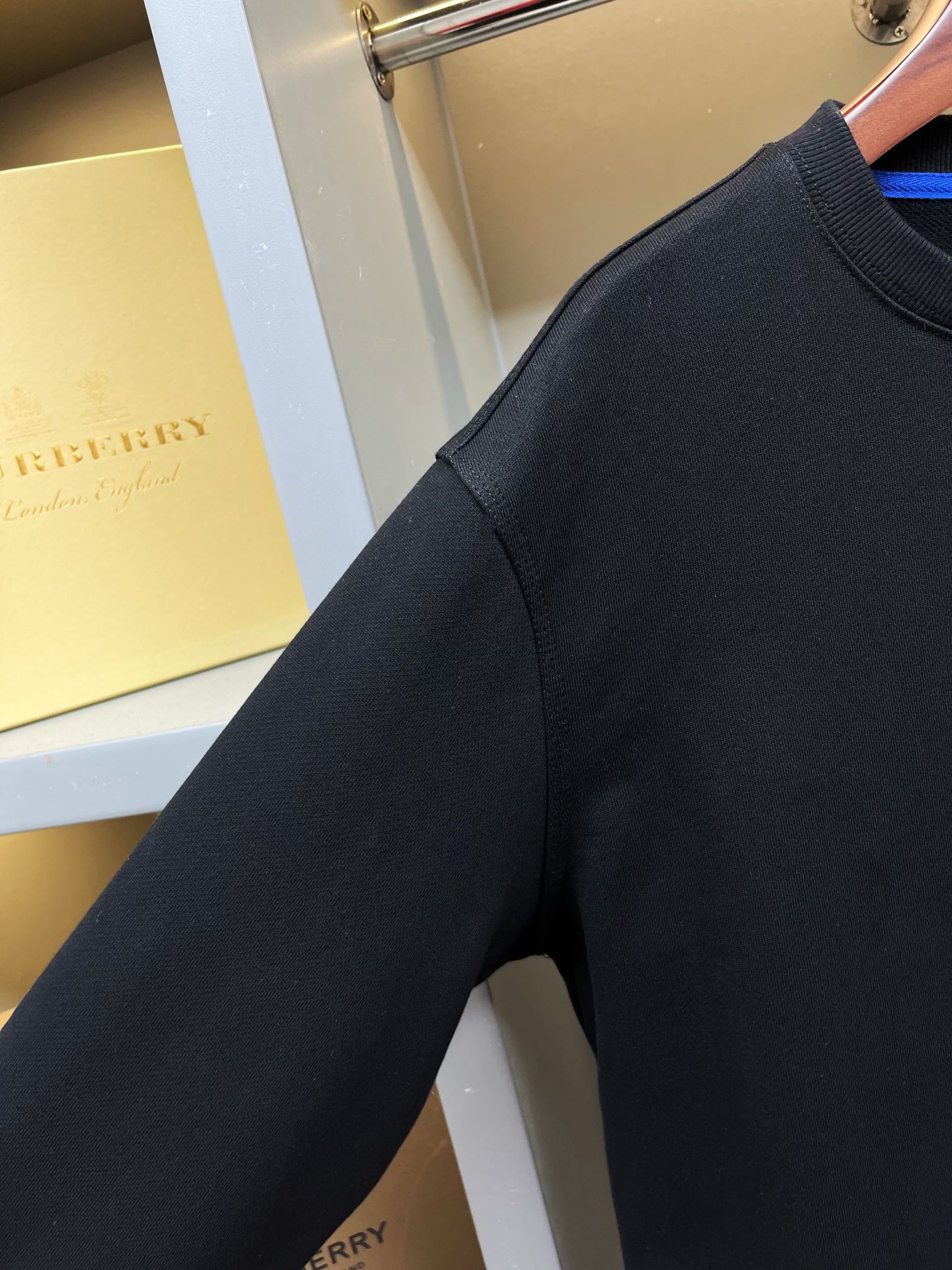 Burberry Unisex Sweatshirt Size S-XXL