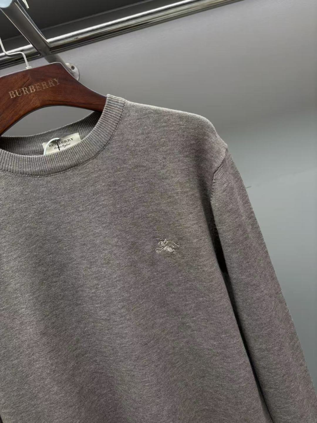 Burberry Unisex Sweatshirt Size L-4XL