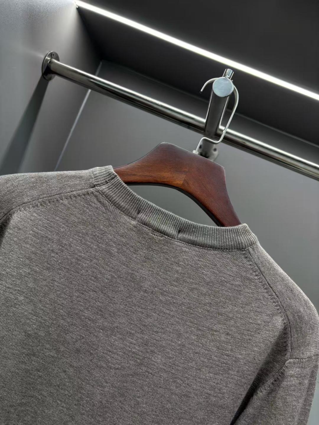 Burberry Unisex Sweatshirt Size L-4XL