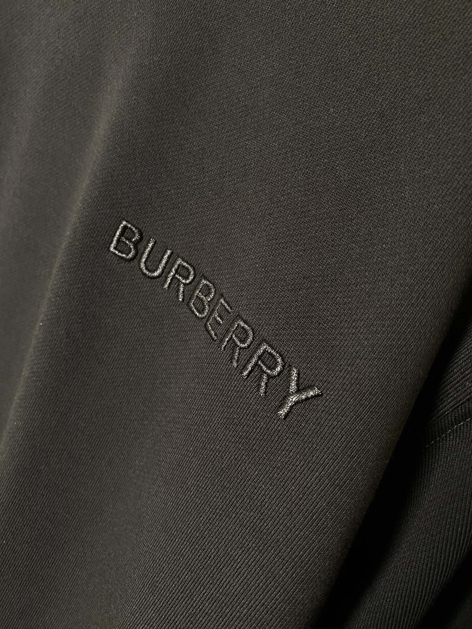 Burberry Unisex Sweatshirt Size S-XXL