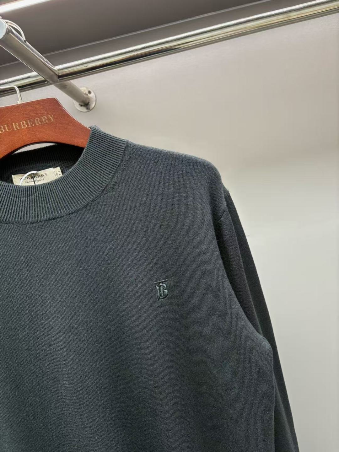 Burberry Unisex Sweatshirt Size L-4XL