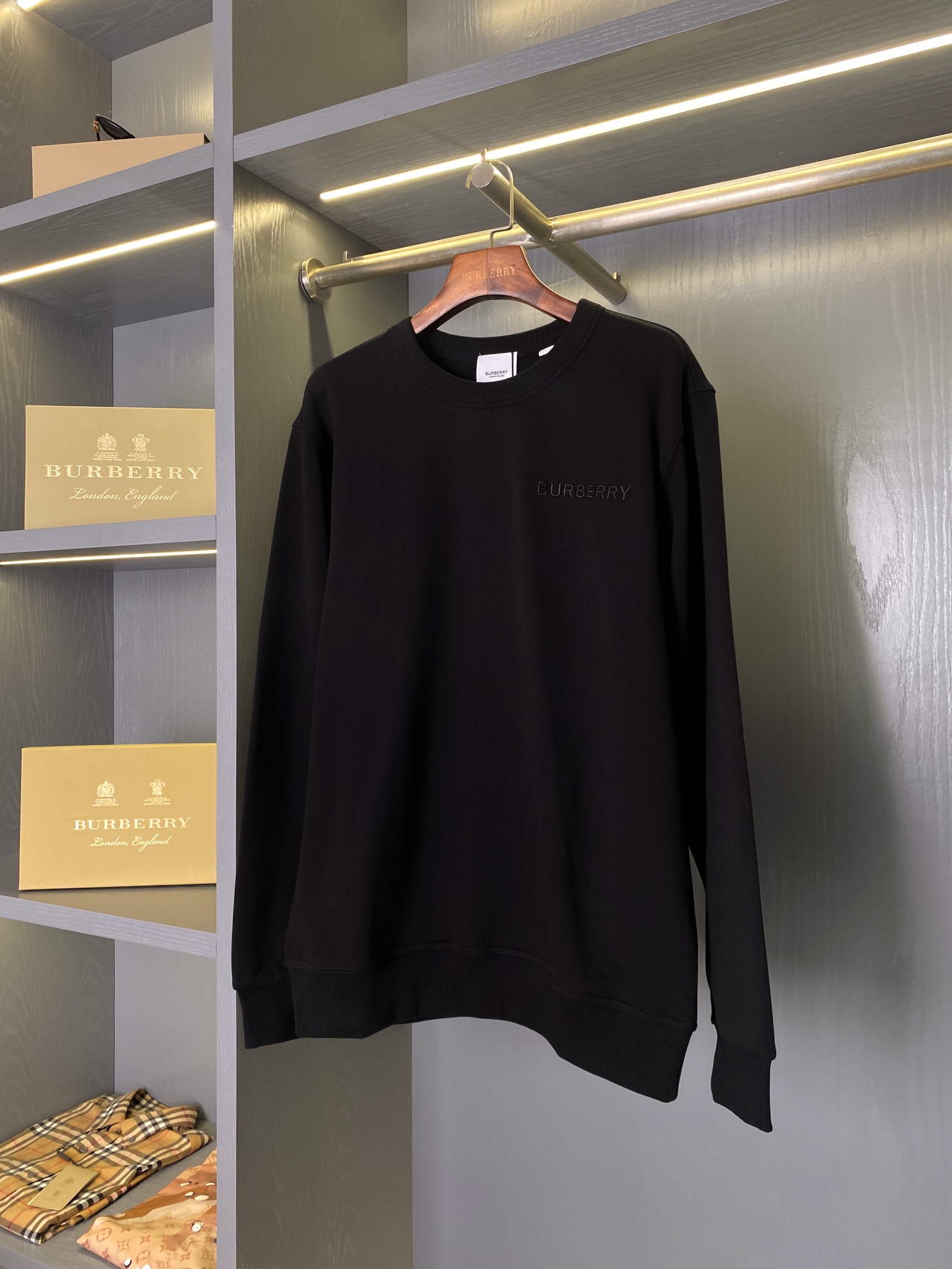 Burberry Unisex Sweatshirt Size S-XXL