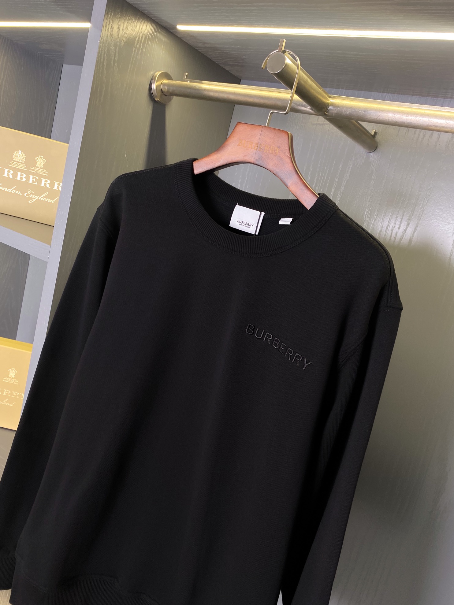 Burberry Unisex Sweatshirt Size S-XXL