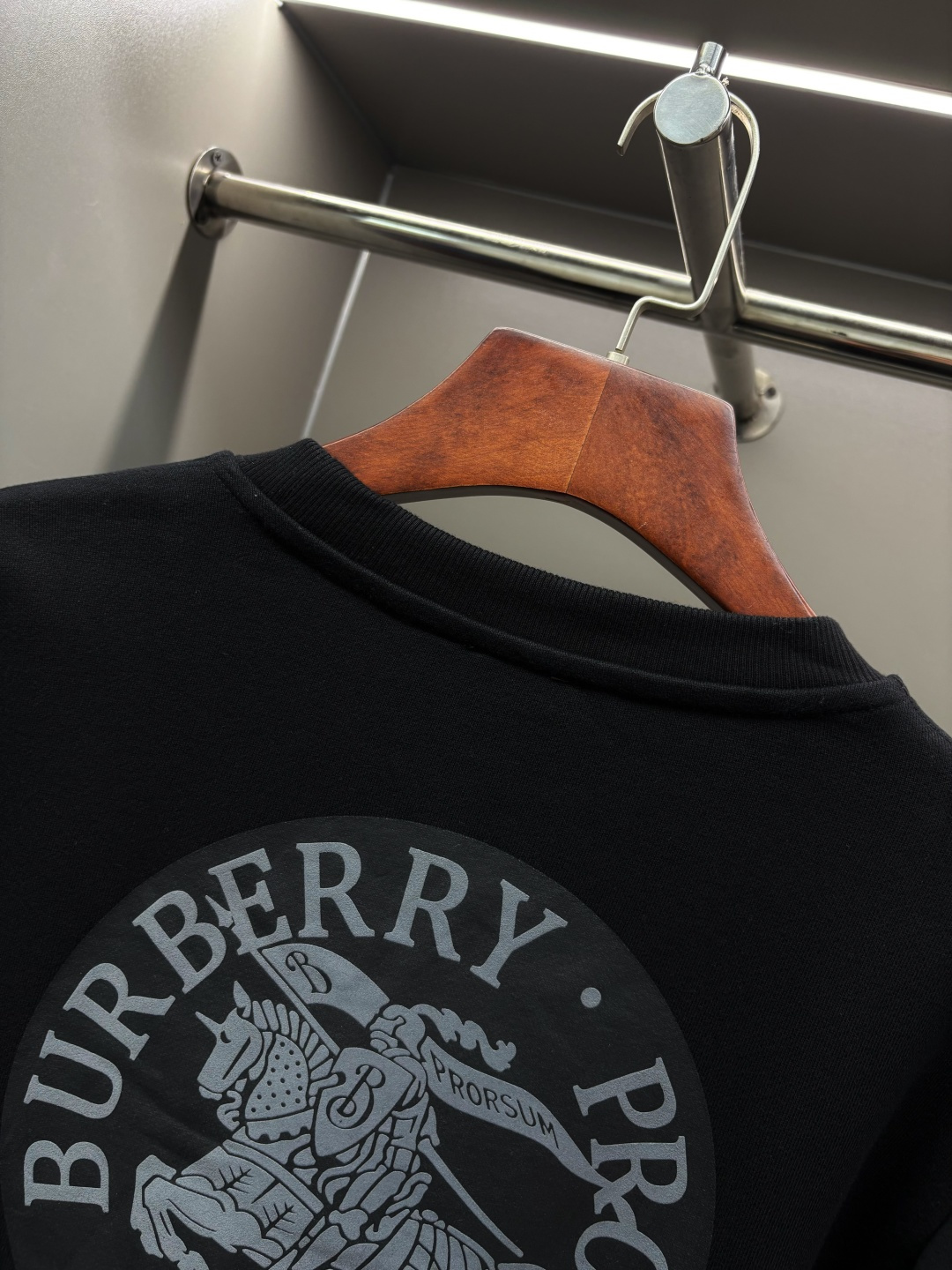 Burberry Unisex Sweatshirt Size S-XXL