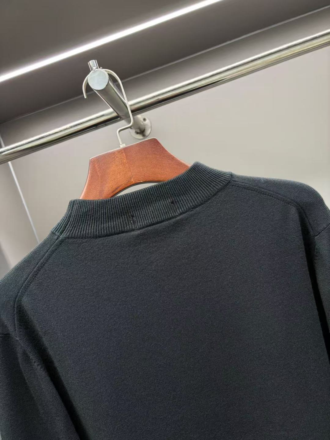 Burberry Unisex Sweatshirt Size L-4XL