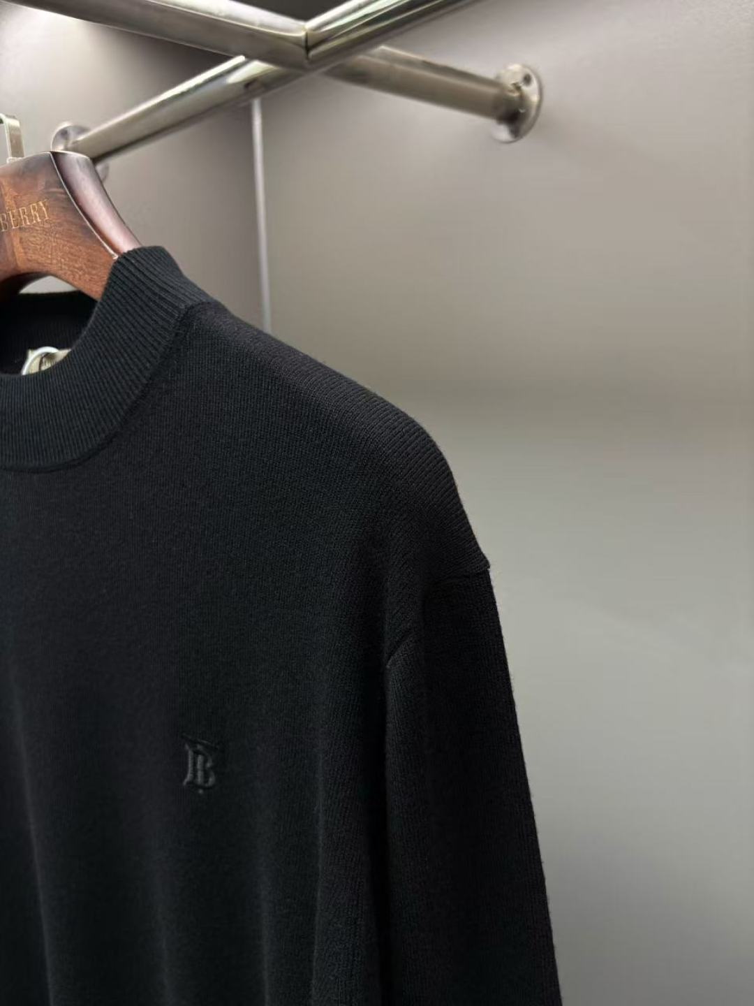 Burberry Unisex Sweatshirt Size L-4XL