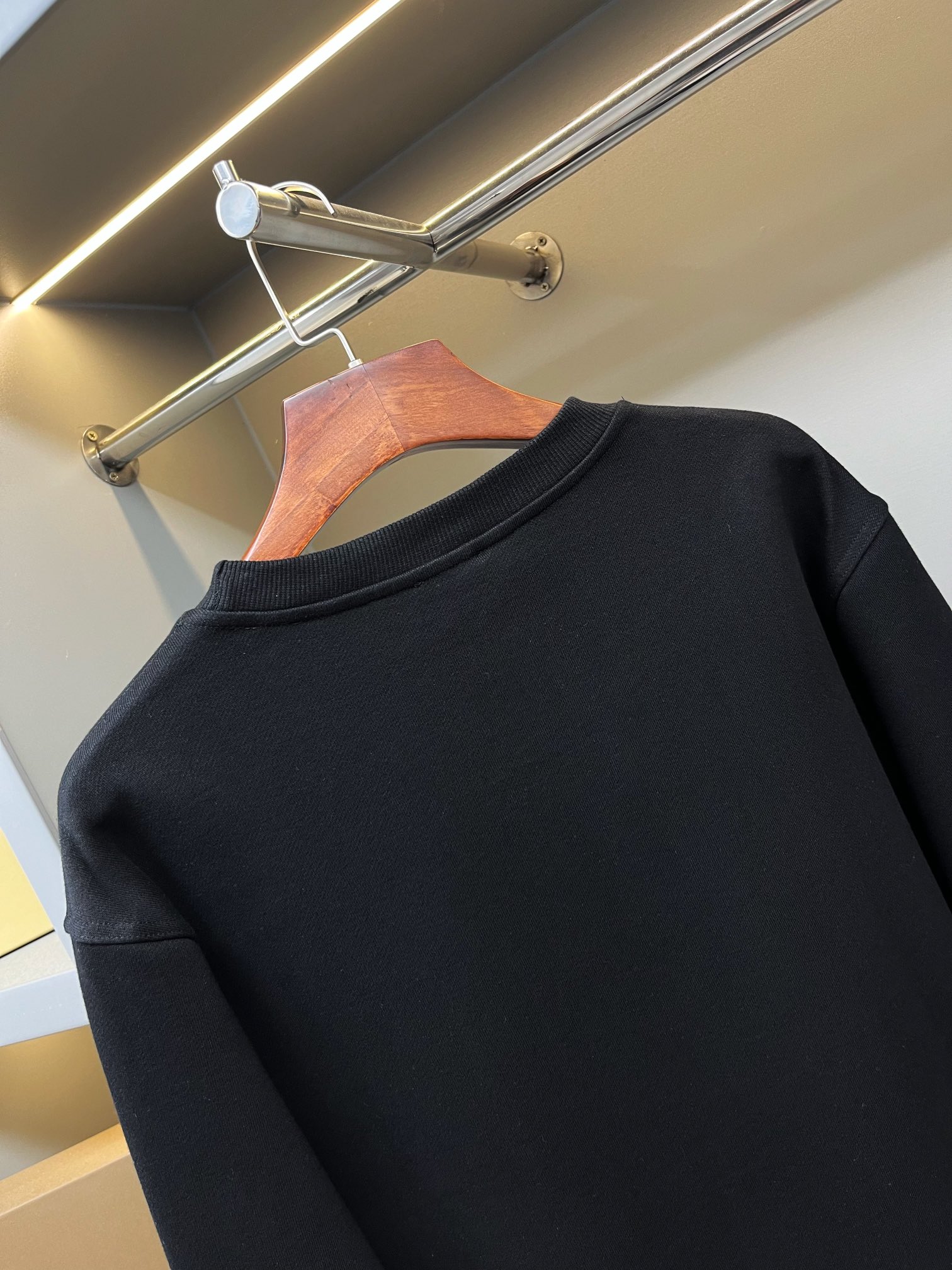 Burberry Unisex Sweatshirt Size S-XXL