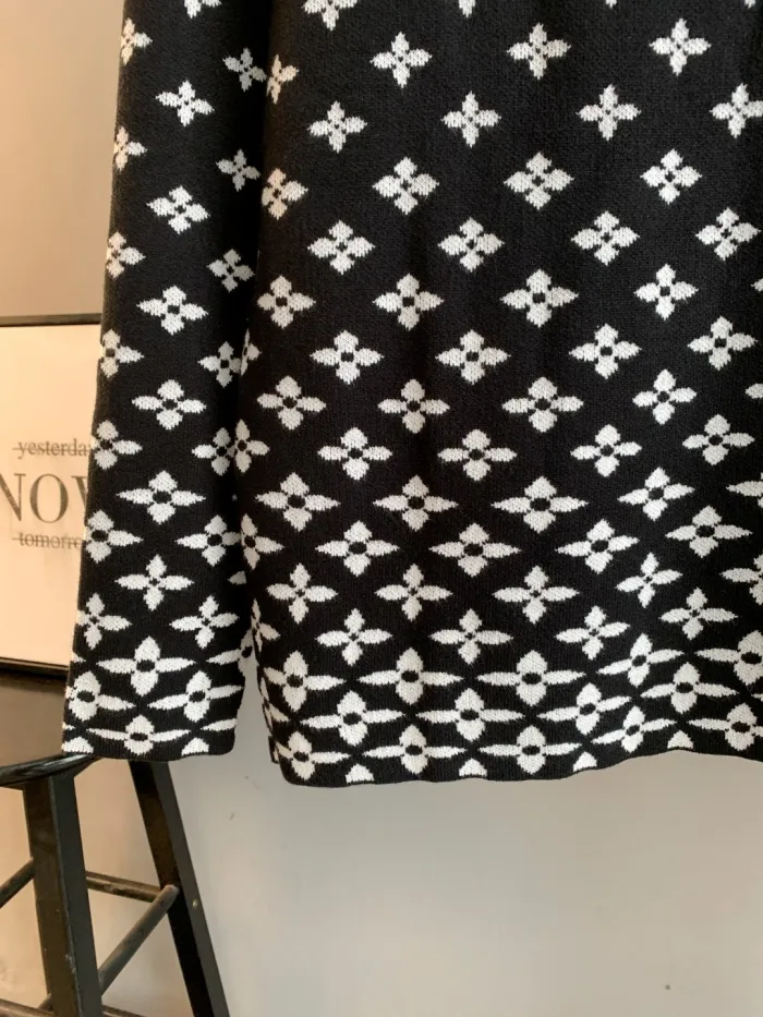 Louis Vuitton Unisex Sweatshirt Size L