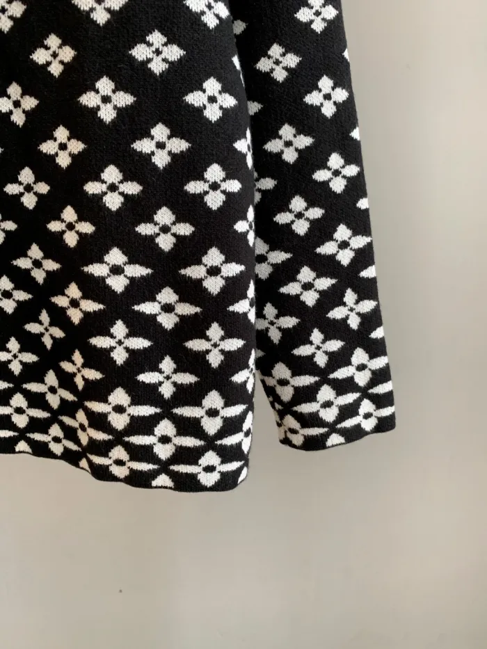 Louis Vuitton Unisex Sweatshirt Size L