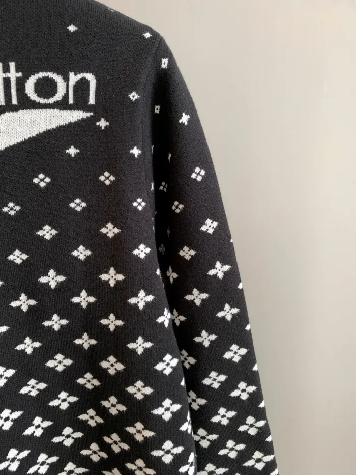 Louis Vuitton Unisex Sweatshirt Size L