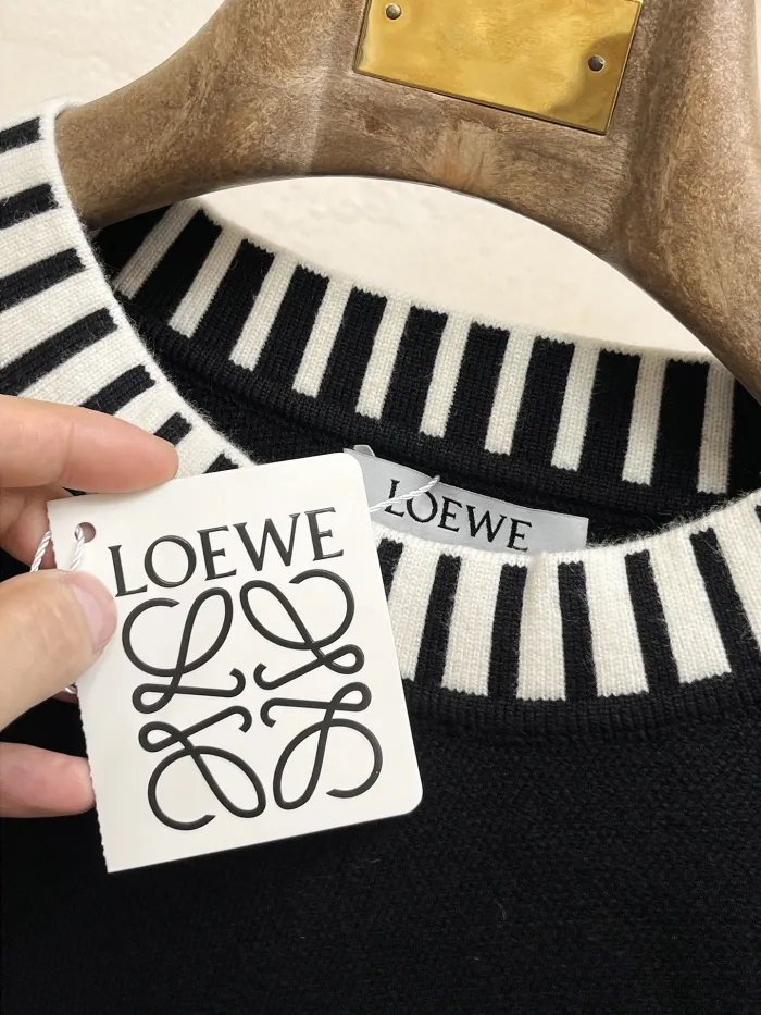 Loewe Unisex Sweatshirt Size XL (Eu L)