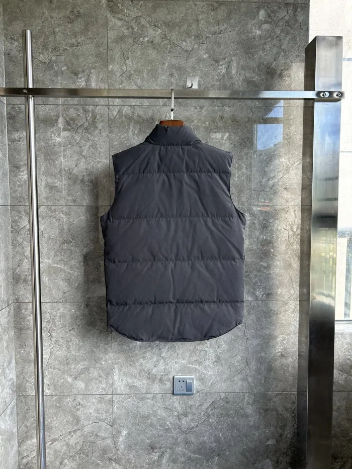 Canada Goose E20 Freestyle Vest-WD Men Winter Vest Size XL