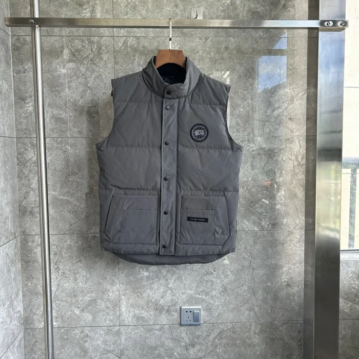 Canada Goose E20 Freestyle Vest-WD Men Winter Vest Size XL