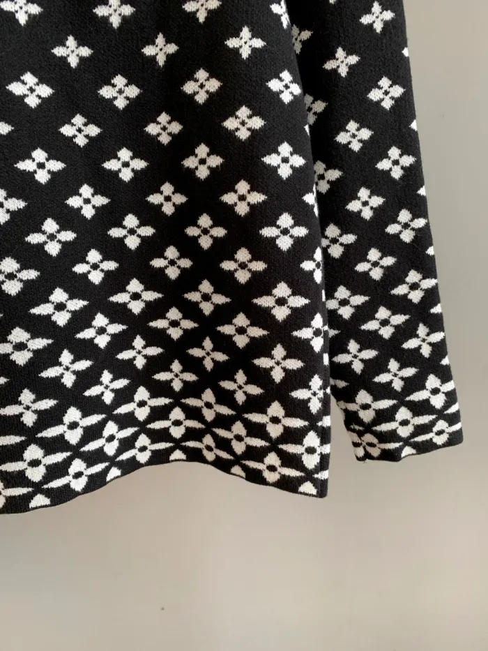 Louis Vuitton Unisex Sweatshirt Size L