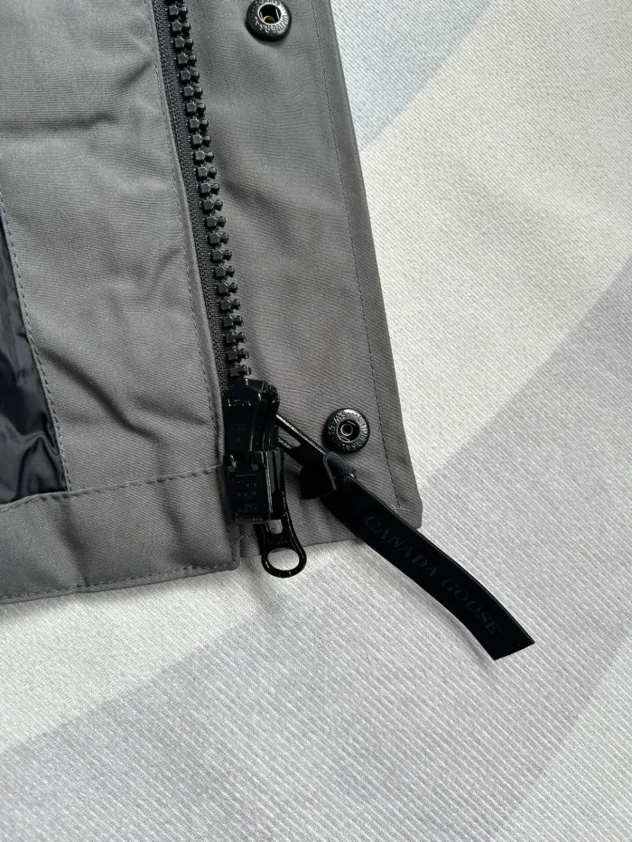 Canada Goose E20 Freestyle Vest-WD Men Winter Vest Size XL