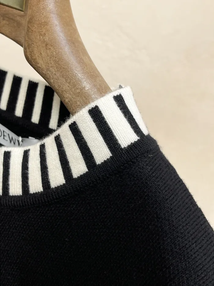 Loewe Unisex Sweatshirt Size XL (Eu L)