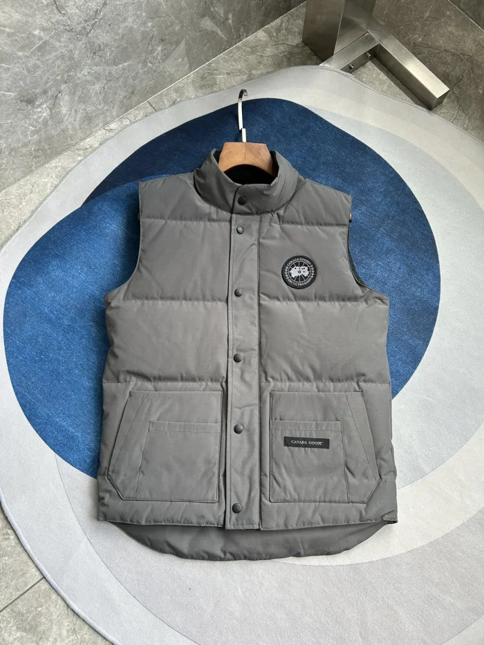 Canada Goose E20 Freestyle Vest-WD Men Winter Vest Size XL