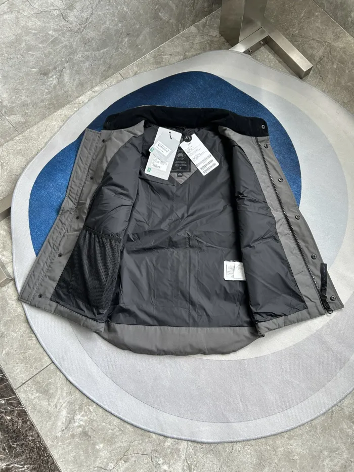 Canada Goose E20 Freestyle Vest-WD Men Winter Vest Size XL