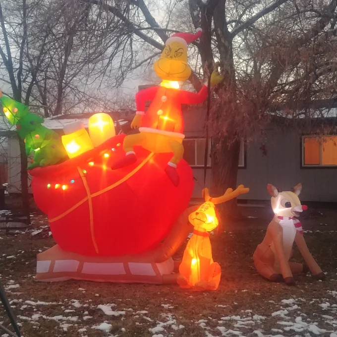【Décor】Airblown Grinch and Max in Sleigh Colossal Scene Inflatable