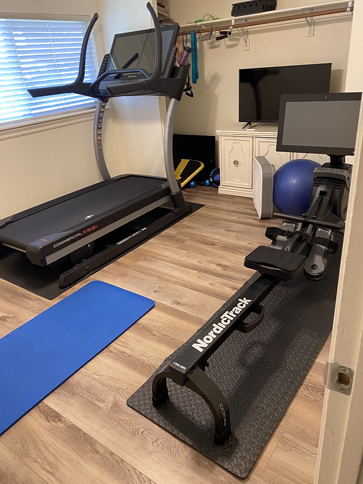 【Sports&Outdoors】NordicTrack Smart Rower with 10” HD Touchscreen and 30-Day iFIT Family Membership