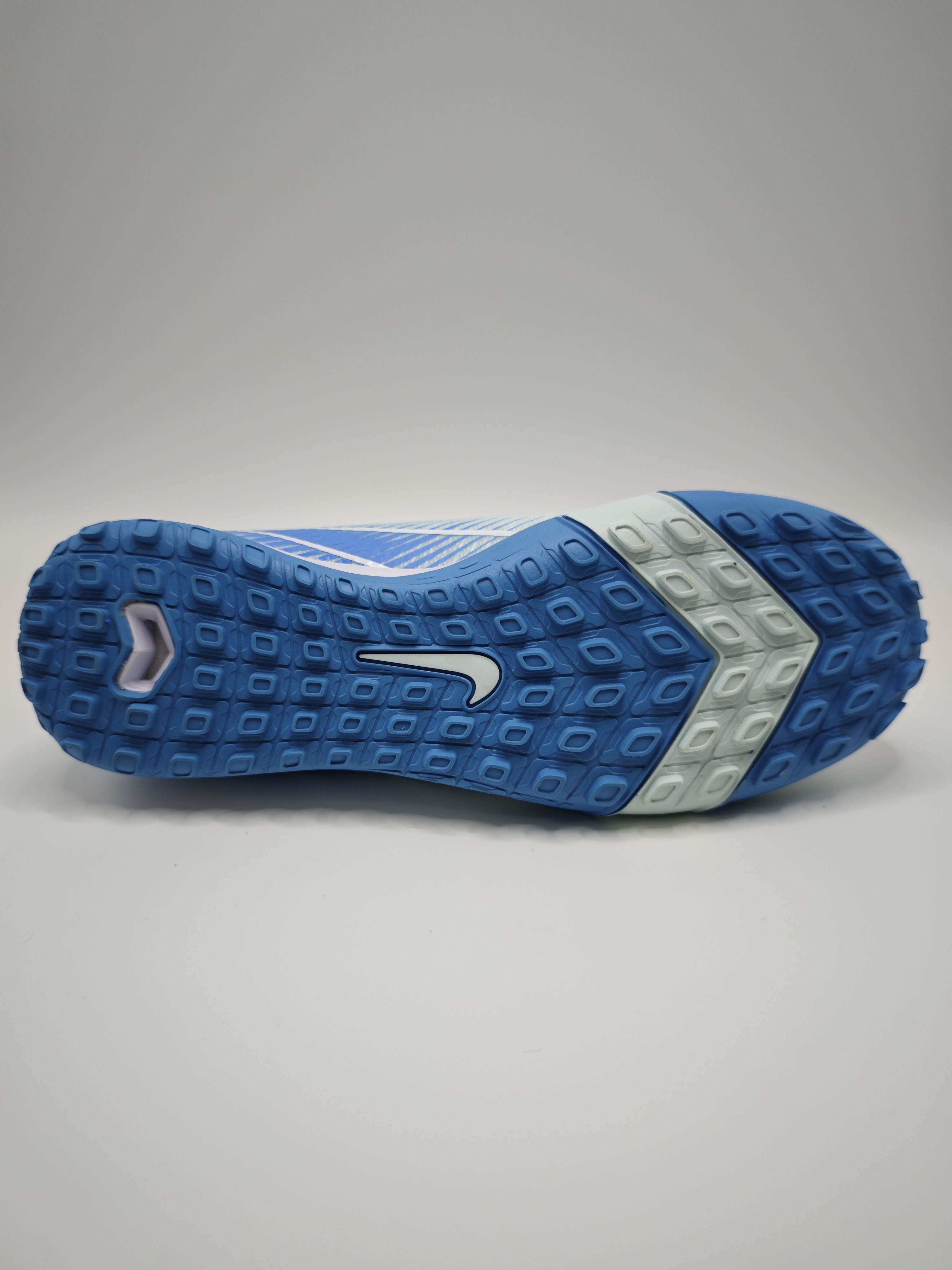 Nike Mercurial 16 High-Top Soccer Cleats: Built-in Full Air Cushion, Waterproof Knit & MD Outsole for Grass Surfaces